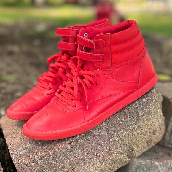 Reebok - Women’s Freestyle Hi Sneakers. 2013 with red label imprint. (Size 7.5) - Picture 4 of 6